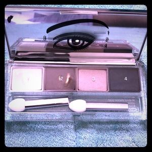 Eyeshadow pallet from Clinique